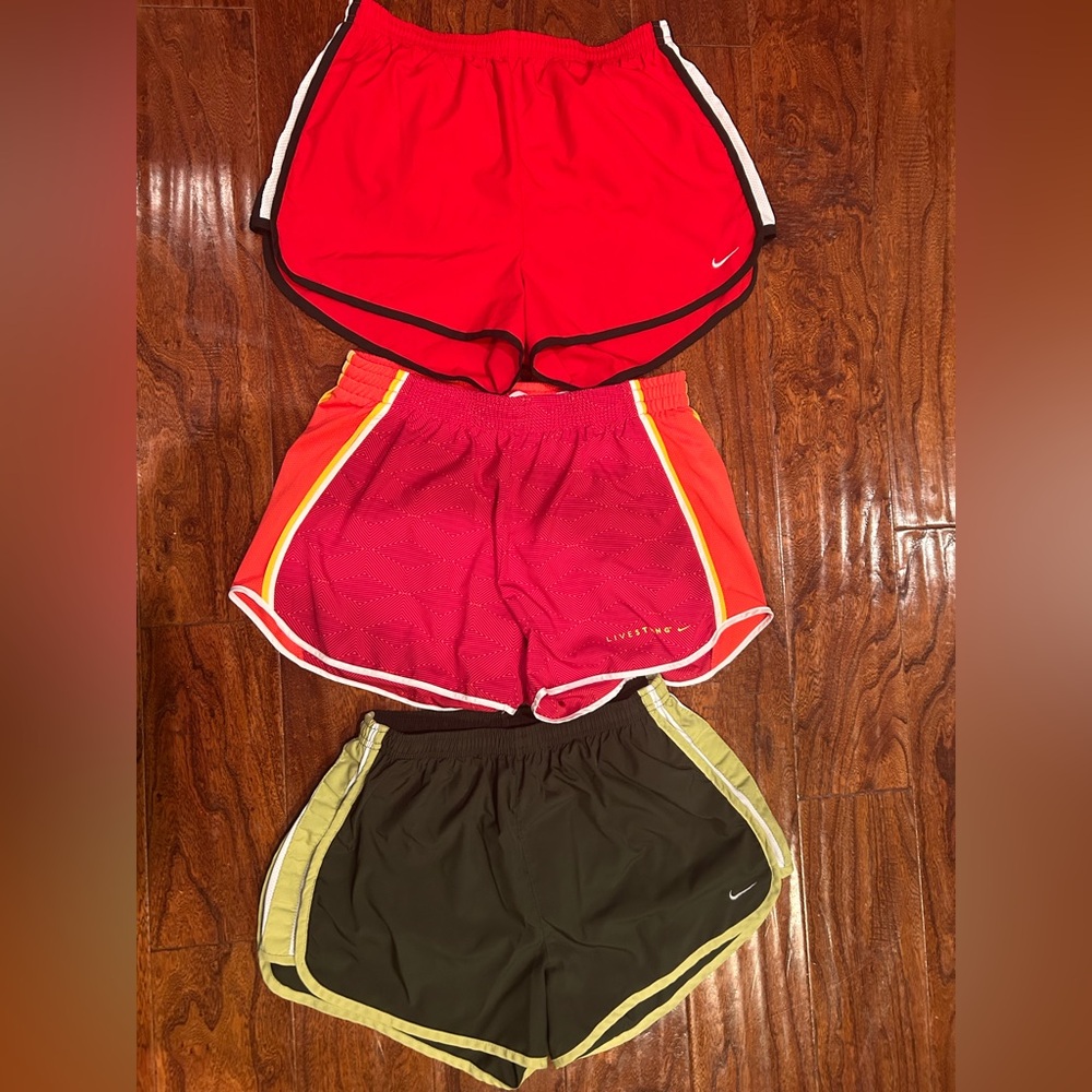 Nike woman's medium sporty Athletic pullon Shorts - Red/dark pink/green Dri-Fit